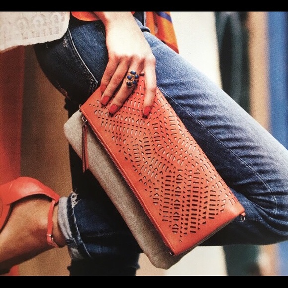 Stella & Dot Handbags - Stella& Dot Waverly petite orange crossbody bag